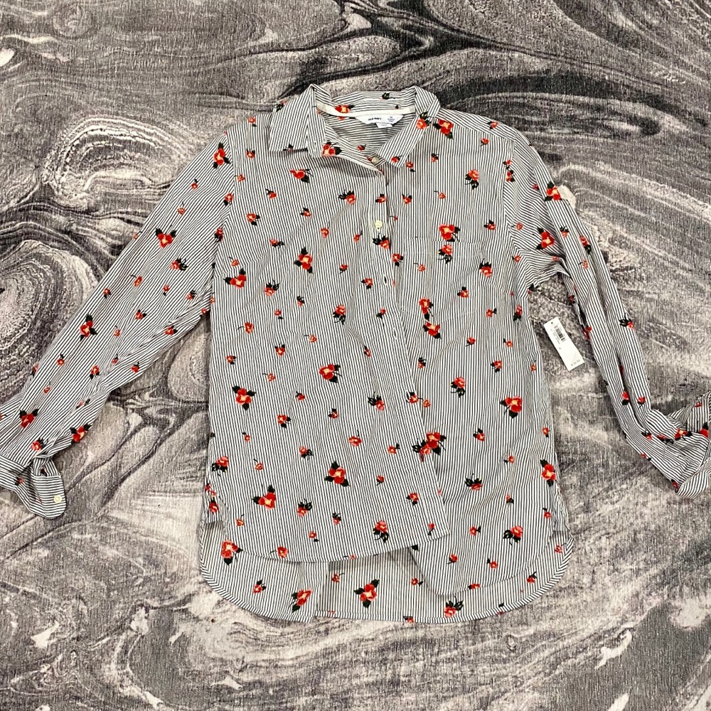 🖐🏼 5 for $25 NWT Old Navy floral & stripe shirt